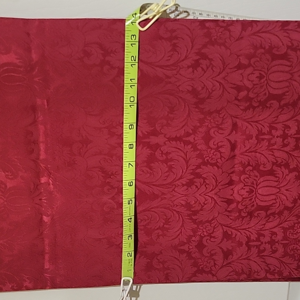 W-C Designs Table Runner/ Pre-Owned - Picture 9 of 16